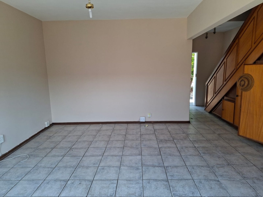 To Let 2 Bedroom Property for Rent in Adamayview North West